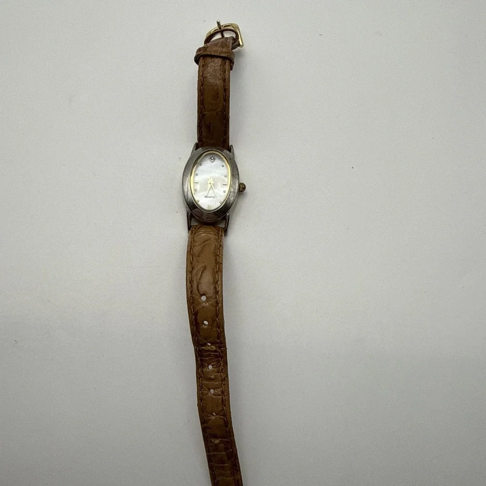ADVANCE Quartz Wristwatch Silver Tone Oval Mother of Pearl Dial New Battery